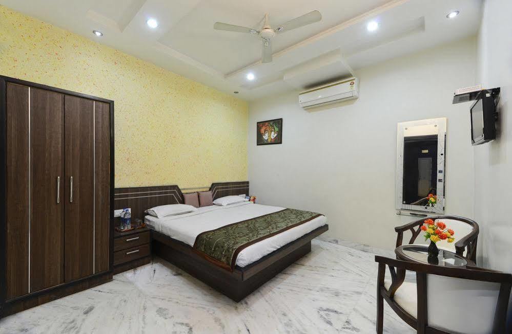 Star Hotel Agra  Εξωτερικό φωτογραφία