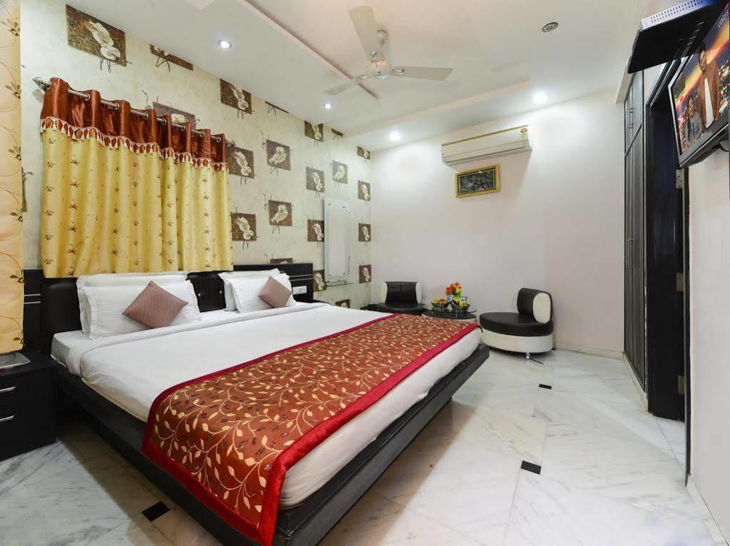 Star Hotel Agra  Εξωτερικό φωτογραφία