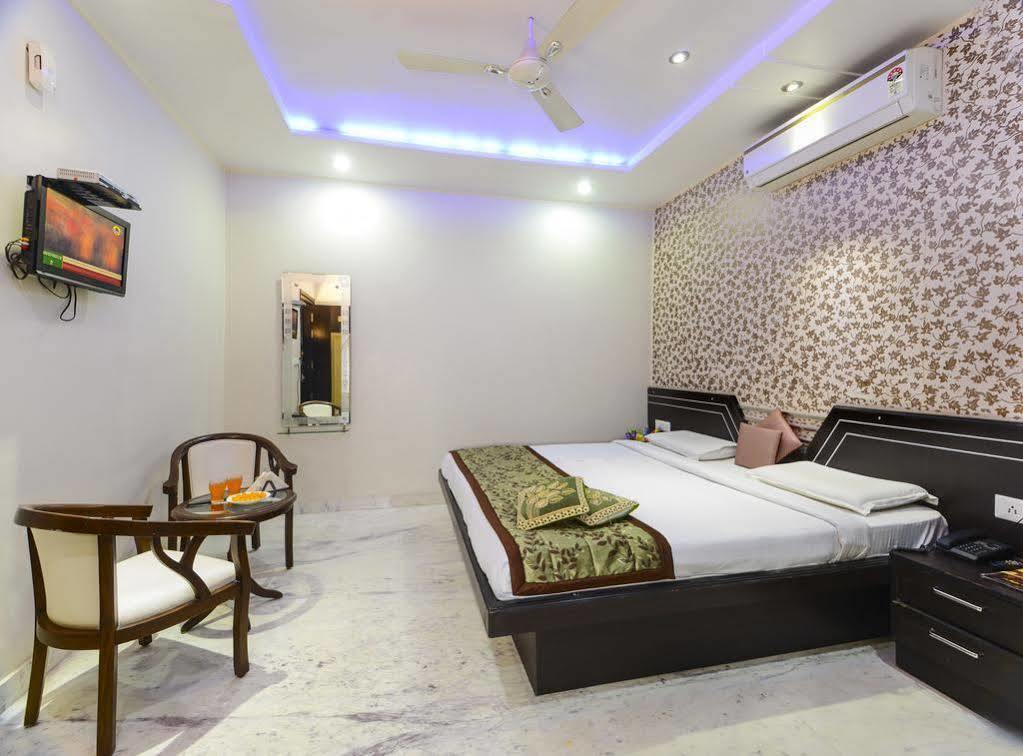 Star Hotel Agra  Εξωτερικό φωτογραφία